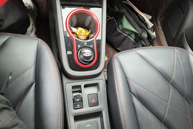 Used Chery QQ Little Ant 2022 Revised Version Sweet Pink Edition Half-Sugar Version Lithium Iron Phosphate 30.7 kWh 30 kW 301 km Gear Lever