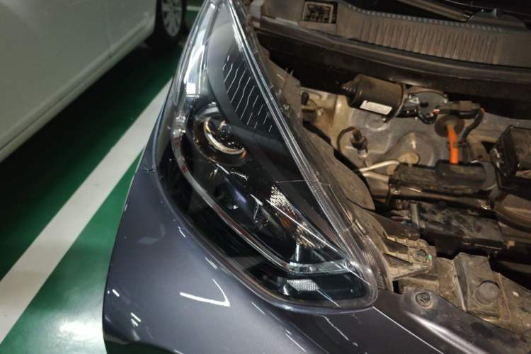 Used Chery QQ Little Ant 2022 Revised Version Sweet Pink Edition Half-Sugar Version Lithium Iron Phosphate 30.7 kWh 30 kW 301 km Right Front Headlight