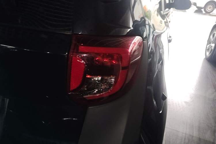 Used Chery QQ Little Ant 2022 Restyled Version Sweet Pink Edition Half-Sugar Version 28.8 kWh 30 kW 301 km Right Rear Taillight