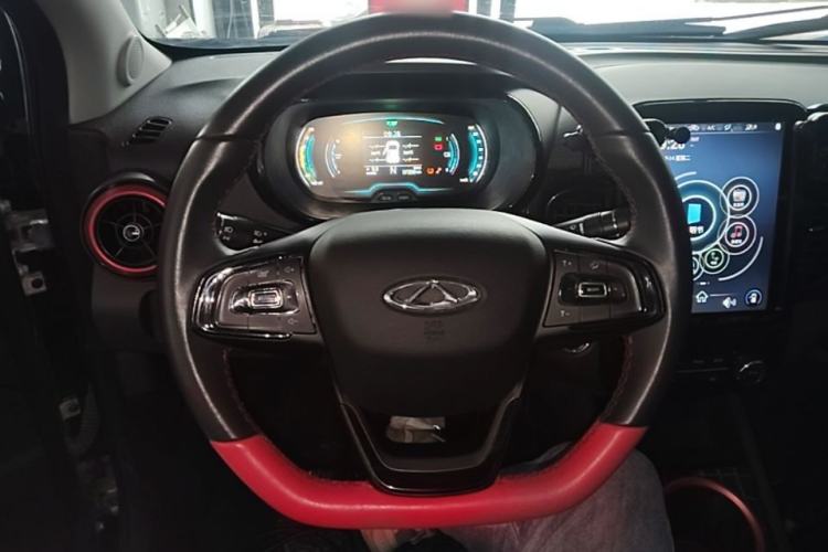 Used Chery QQ Little Ant 2022 Restyled Version Sweet Pink Edition Half-Sugar Version 28.8 kWh 30 kW 301 km Steering Wheel