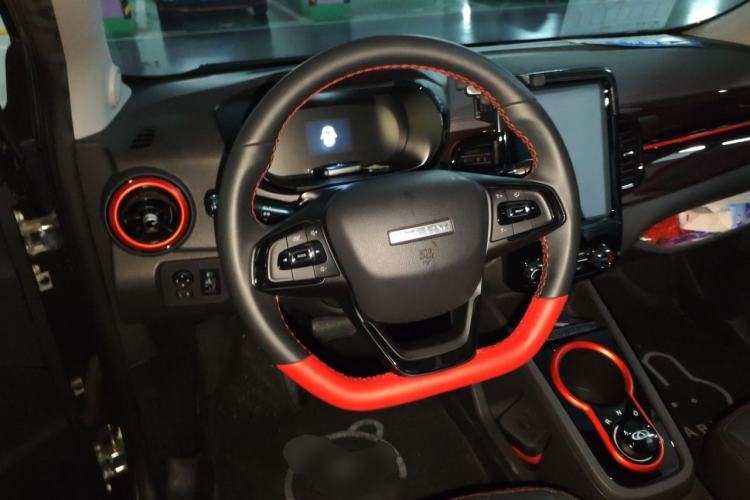 Used Chery QQ Little Ant 2022 Revised Version Sweet Pink Edition Half-Sugar Version Lithium Iron Phosphate 30.7 kWh 30 kW 301 km Steering Wheel