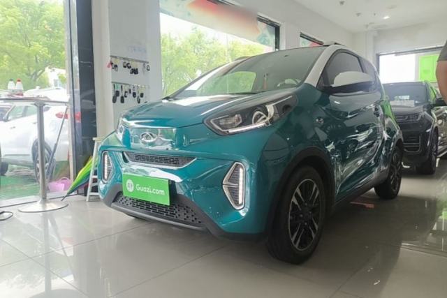 Ojetý Chery QQ Little Ant 2022 Revised Version Sweet Pink Edition Half-Sugar Version Lithium Iron Phosphate 30.7 kWh 30 kW 301 km