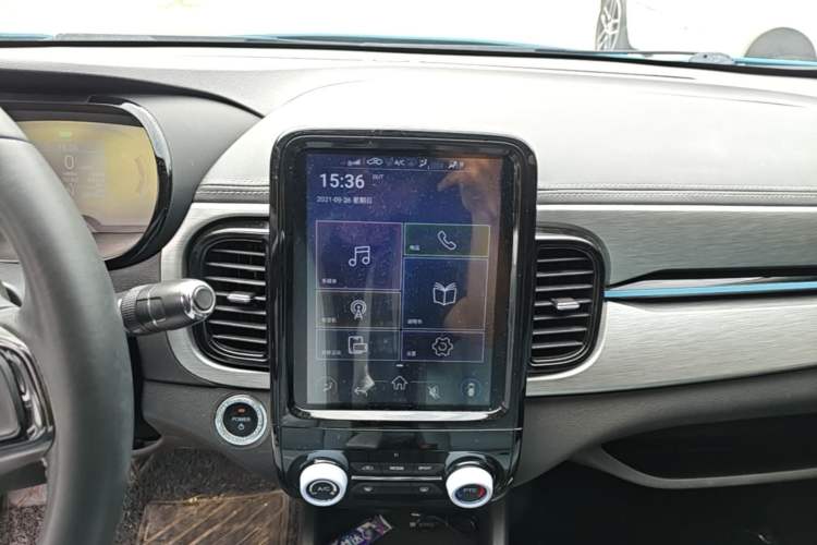 Used Chery QQ Little Ant 2022 Revised Version Sweet Pink Edition Half-Sugar Version Lithium Iron Phosphate 30.7 kWh 30 kW 301 km Audio And AC Panel