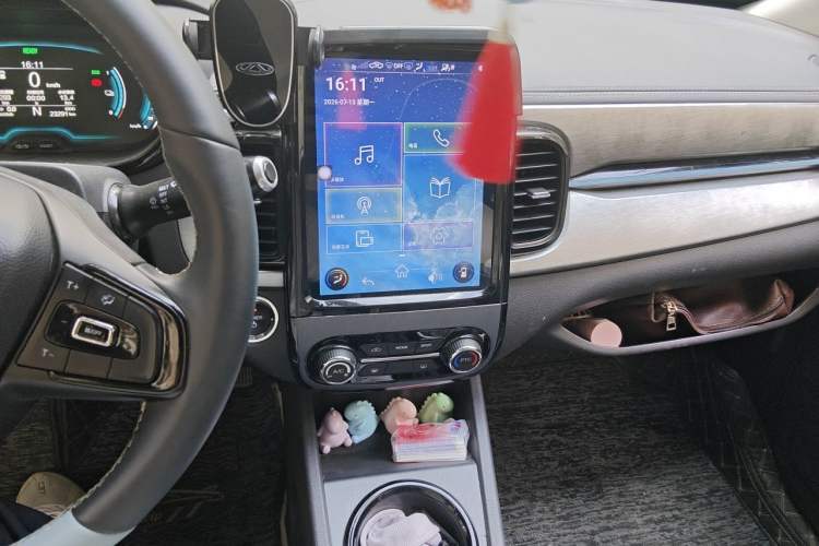 Used Chery QQ Little Ant 2022 Sweet Pink Edition Half-Sugar Version 3-Cell Lithium 30kW 301km Audio And AC Panel