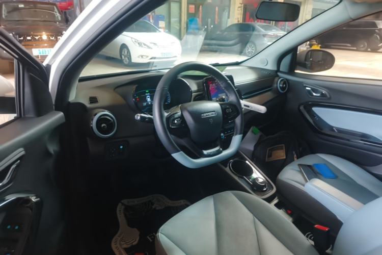 Used Chery QQ Little Ant 2022 Revised Version Sweet Pink Edition Half-Sugar Version Lithium Iron Phosphate 30.7 kWh 30 kW 301 km Center Console