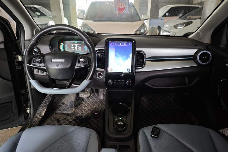 Used Chery QQ Little Ant 2022 Sweet Pink Edition Half-Sugar Version Lithium Iron Phosphate 30 kW 301 km Center Console