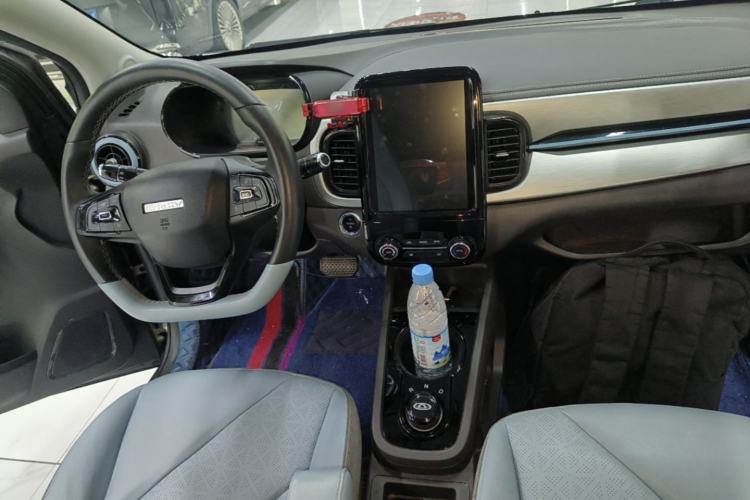 Used Chery QQ Little Ant 2022 Sweet Pink Edition Full-Sugar Version Lithium Iron Phosphate 30 kW 301 km Center Console