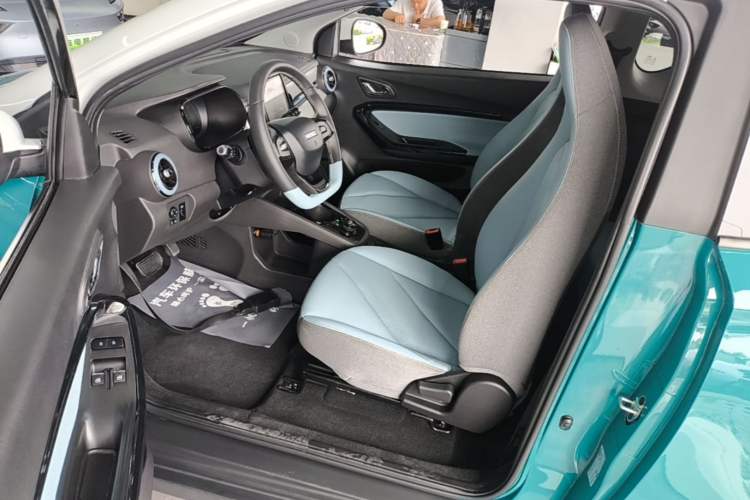 Used Chery QQ Little Ant 2022 Sweet Pink Edition Half-Sugar Version Lithium Iron Phosphate 30 kW 301 km Driver Seat