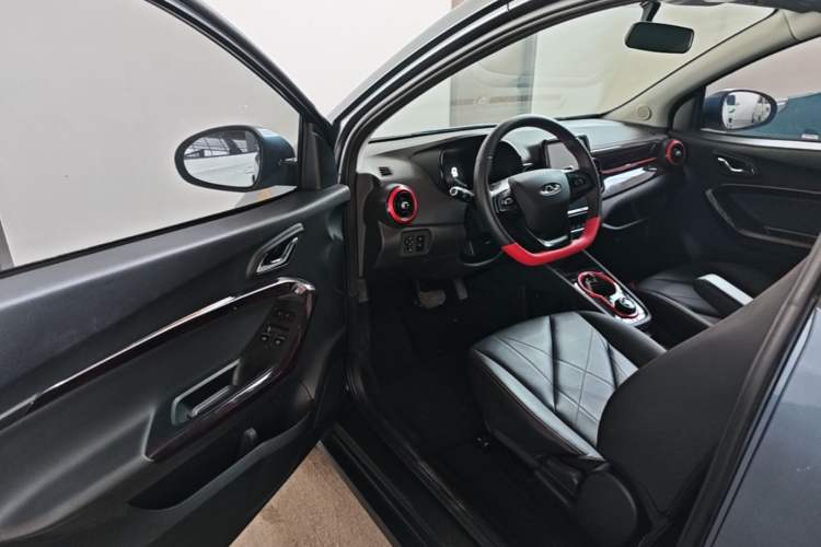 Used Chery QQ Little Ant 2022 Revised Version Sweet Pink Edition Half-Sugar Version Lithium Iron Phosphate 30.7 kWh 30 kW 301 km Driver Seat