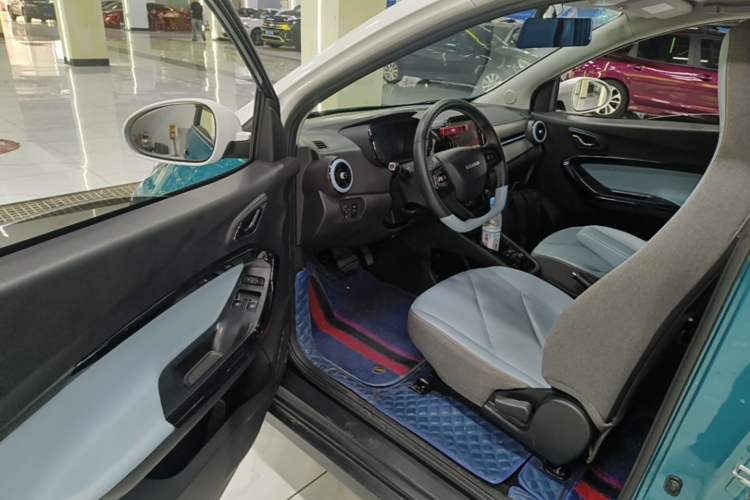 Used Chery QQ Little Ant 2022 Sweet Pink Edition Full-Sugar Version Lithium Iron Phosphate 30 kW 301 km Driver Seat