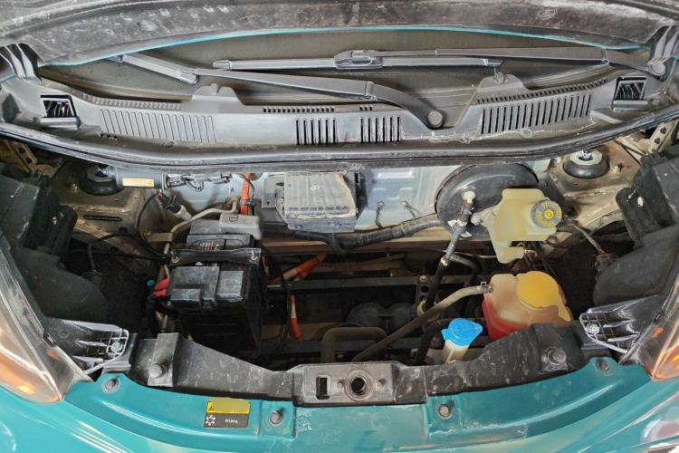 Used Chery QQ Little Ant 2022 Sweet Pink Edition Full-Sugar Version Lithium Iron Phosphate 30 kW 301 km Engine Bay