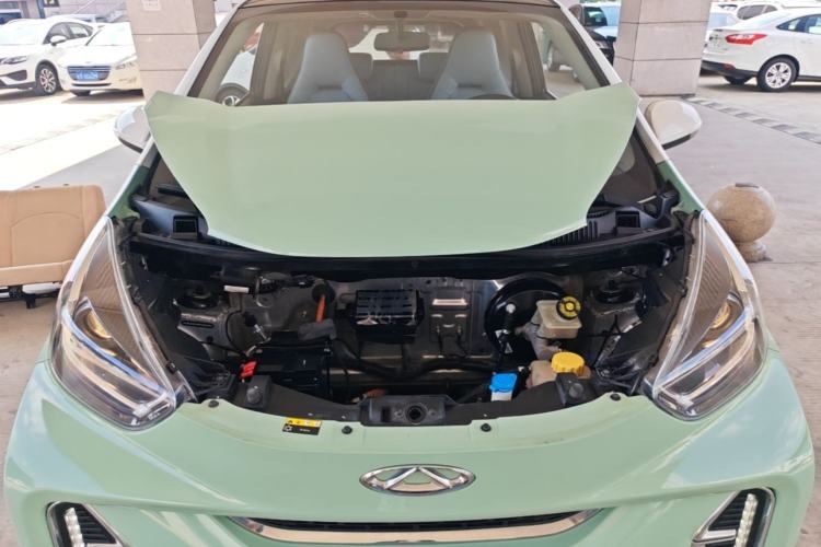 Used Chery QQ Little Ant 2022 Sweet Pink Edition Half-Sugar Version 3-Cell Lithium 30kW 301km Engine Bay