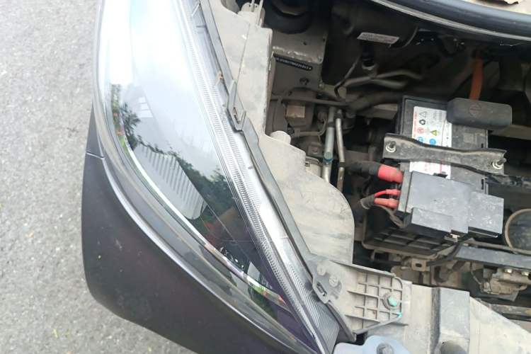 Used Chery QQ Little Ant 2022 Sweet Pink Edition Half-Sugar Version Lithium Iron Phosphate 30 kW 301 km Engine Bay Right