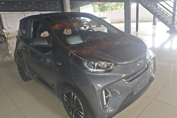 Used Chery QQ Little Ant 2022 Revised Version Sweet Pink Edition Half-Sugar Version Lithium Iron Phosphate 30.7 kWh 30 kW 301 km Front Right 45 Deg