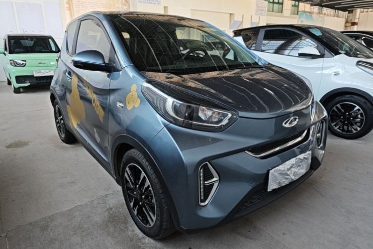 Used Chery QQ Little Ant 2022 Revised Version Sweet Pink Edition Half-Sugar Version Lithium Iron Phosphate 30.7 kWh 30 kW 301 km Front Right 45 Deg