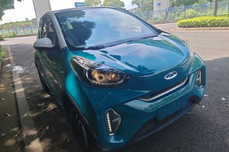 Used Chery QQ Little Ant 2022 Revised Version Sweet Pink Edition Half-Sugar Version Lithium Iron Phosphate 30.7 kWh 30 kW 301 km Front Right 45 Deg