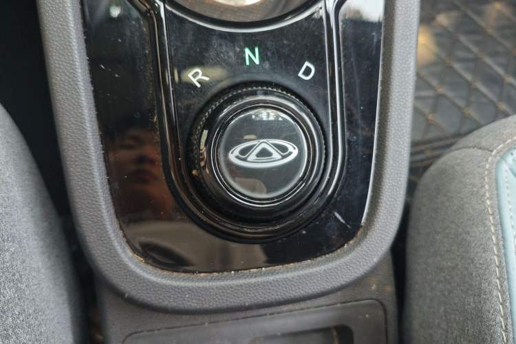 Used Chery QQ Little Ant 2022 Sweet Pink Edition Half-Sugar Version 3-Cell Lithium 30kW 301km Gear Lever