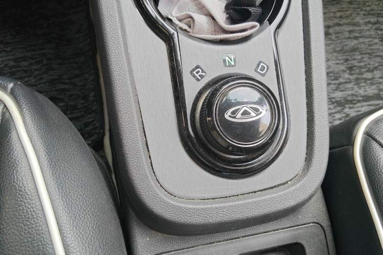Used Chery QQ Little Ant 2022 Sweet Pink Edition Half-Sugar Version 3-Cell Lithium 30kW 301km Gear Lever
