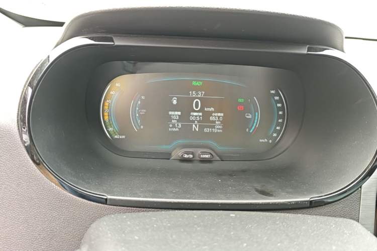 Used Chery QQ Little Ant 2022 Revised Version Sweet Pink Edition Half-Sugar Version Lithium Iron Phosphate 30.7 kWh 30 kW 301 km Instrument Cluster