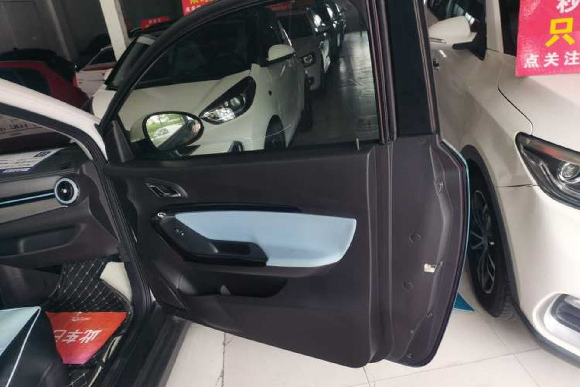 Used Chery QQ Little Ant 2022 Revised Version Sweet Pink Edition Half-Sugar Version Lithium Iron Phosphate 30.7 kWh 30 kW 301 km Interior 6