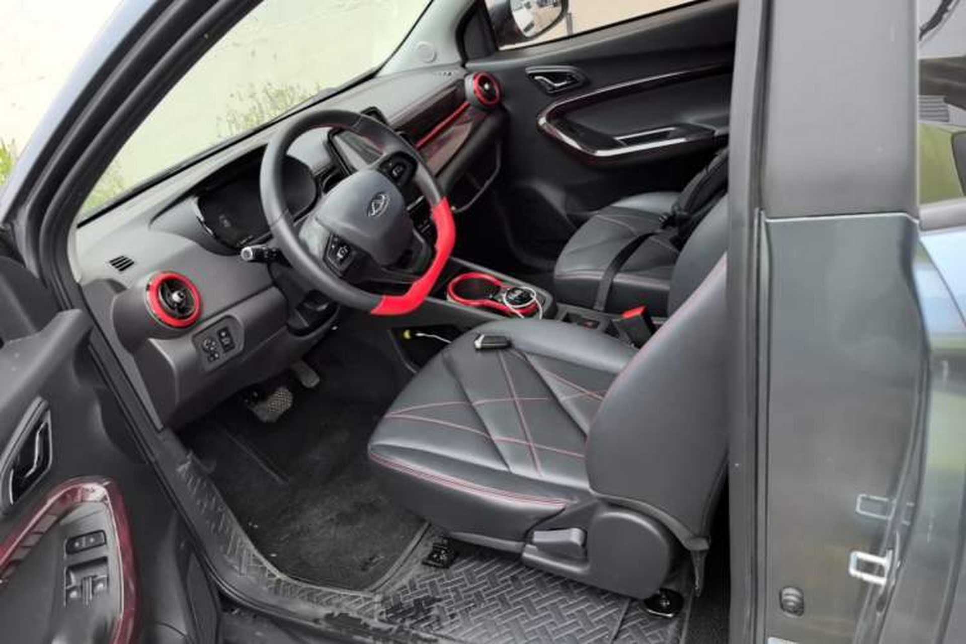 Used Chery QQ Little Ant 2022 Revised Version Sweet Pink Edition Half-Sugar Version Lithium Iron Phosphate 30.7 kWh 30 kW 301 km Left Front Seat