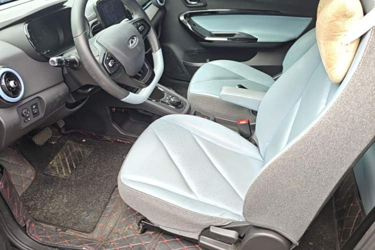 Used Chery QQ Little Ant 2022 Revised Version Sweet Pink Edition Half-Sugar Version Lithium Iron Phosphate 30.7 kWh 30 kW 301 km Left Front Seat
