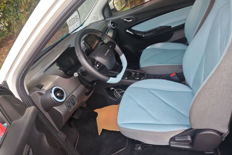 Used Chery QQ Little Ant 2022 Revised Version Sweet Pink Edition Half-Sugar Version Lithium Iron Phosphate 30.7 kWh 30 kW 301 km Left Front Seat