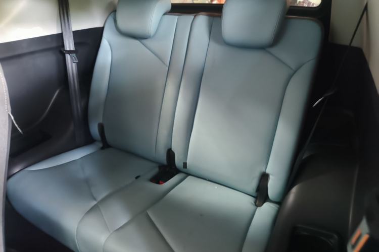 Used Chery QQ Little Ant 2022 Revised Version Sweet Pink Edition Half-Sugar Version Lithium Iron Phosphate 30.7 kWh 30 kW 301 km Left Rear Seat