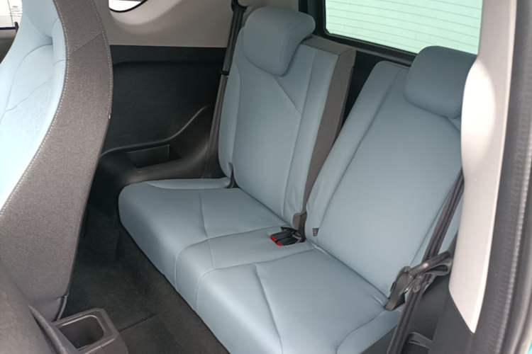 Used Chery QQ Little Ant 2022 Sweet Pink Edition Half-Sugar Version Lithium Iron Phosphate 30 kW 301 km Left Rear Seat