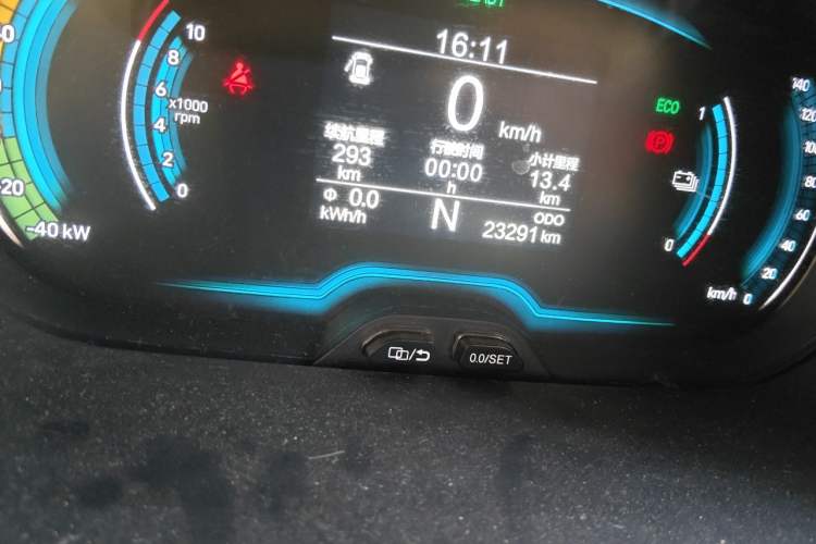 Used Chery QQ Little Ant 2022 Sweet Pink Edition Half-Sugar Version 3-Cell Lithium 30kW 301km Odometer Close Up