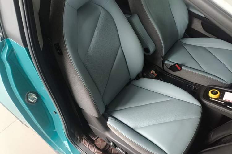 Used Chery QQ Little Ant 2022 Revised Version Sweet Pink Edition Half-Sugar Version Lithium Iron Phosphate 30.7 kWh 30 kW 301 km Right Front Seat