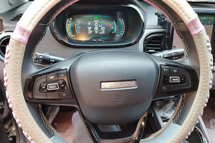 Used Chery QQ Little Ant 2022 Sweet Pink Edition Full-Sugar Version Lithium Iron Phosphate 30 kW 301 km Steering Wheel