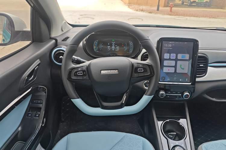 Used Chery QQ Little Ant 2022 Sweet Pink Edition Half-Sugar Version 3-Cell Lithium 30kW 301km Steering Wheel