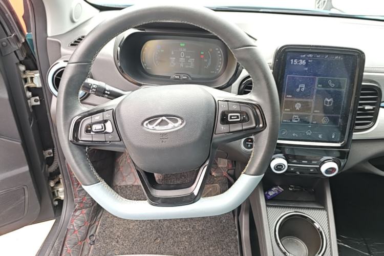 Used Chery QQ Little Ant 2022 Revised Version Sweet Pink Edition Half-Sugar Version Lithium Iron Phosphate 30.7 kWh 30 kW 301 km Steering Wheel