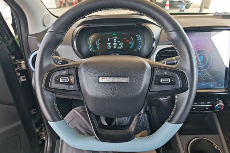 Used Chery QQ Little Ant 2022 Sweet Pink Edition Half-Sugar Version 3-Cell Lithium 30kW 301km Steering Wheel