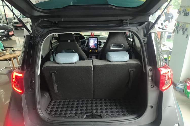 Used Chery QQ Little Ant 2022 Revised Version Sweet Pink Edition Half-Sugar Version Lithium Iron Phosphate 30.7 kWh 30 kW 301 km Trunk