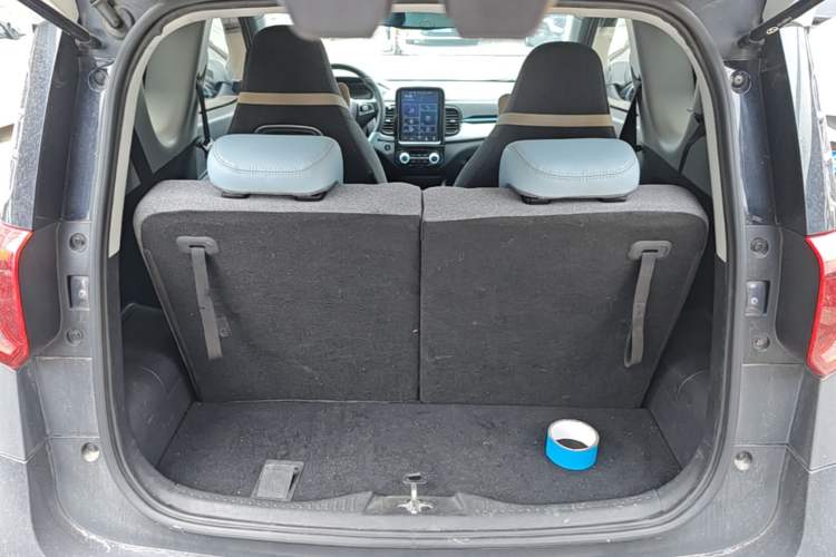 Used Chery QQ Little Ant 2022 Revised Version Sweet Pink Edition Half-Sugar Version Lithium Iron Phosphate 30.7 kWh 30 kW 301 km Trunk
