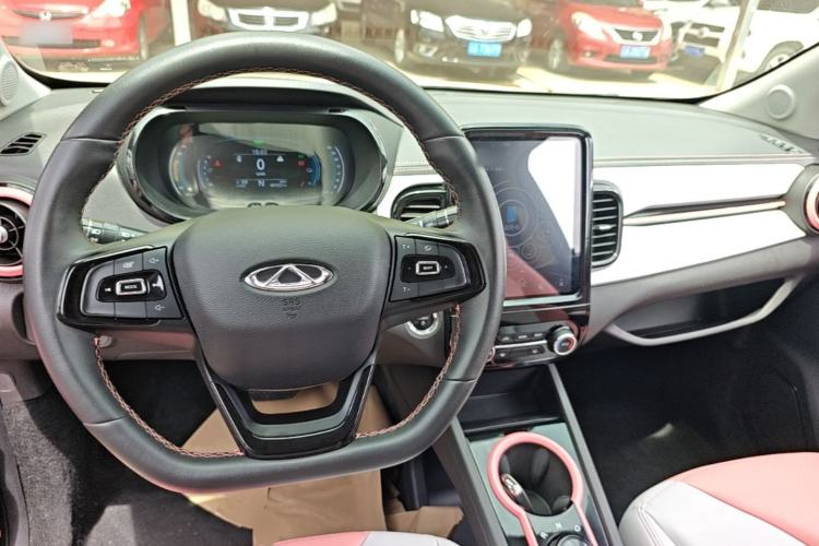 Used Chery QQ Little Ant 2022 Revised Version Sweet Pink Edition Half-Sugar Version Lithium Iron Phosphate 30.7 kWh 30 kW 301 km Center Console