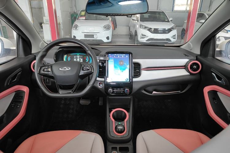 Used Chery QQ Little Ant 2022 Sweet Pink Edition Half-Sugar Version Lithium Iron Phosphate 29.2 kWh 30 kW 301 km Center Console