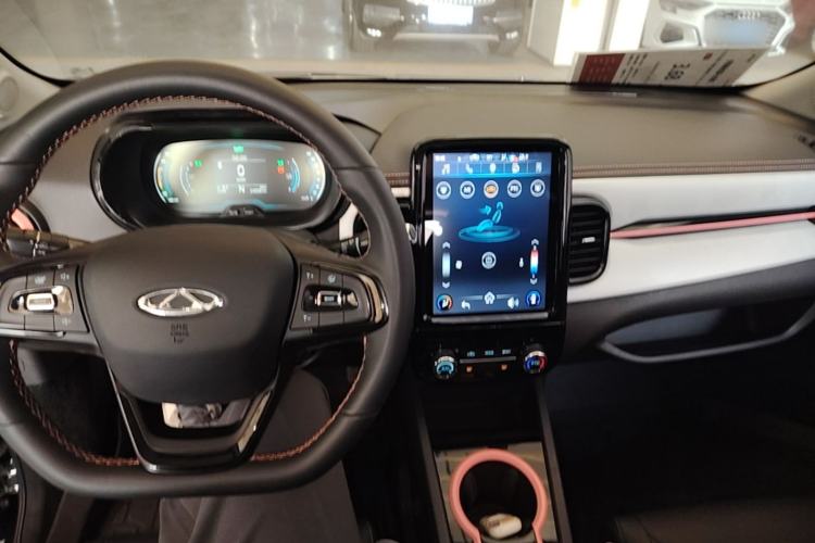 Used Chery QQ Little Ant 2022 Sweet Pink Edition Half-Sugar Version Lithium Iron Phosphate 29.2 kWh 30 kW 301 km Center Console