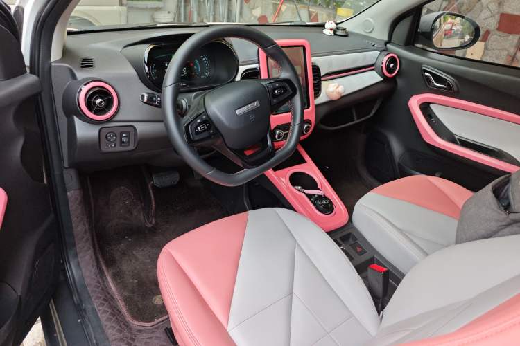 Used Chery QQ Little Ant 2022 Sweet Pink Edition Half-Sugar Version 3-Cell Lithium 30kW 301km Center Console