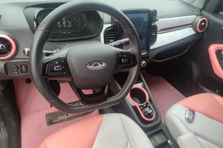 Used Chery QQ Little Ant 2022 Restyled Version Sweet Pink Edition Low-Sugar Version Lithium Iron Phosphate Battery 30.7 kWh 30 kW 301 km Center Console