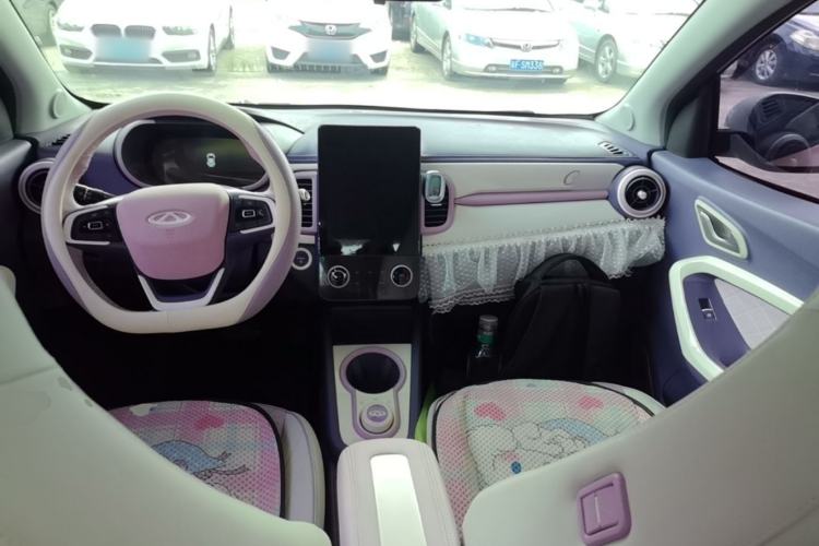 Used Chery QQ Little Ant 2022 Me 301km Romance Phosphate Lithium-Iron Center Console