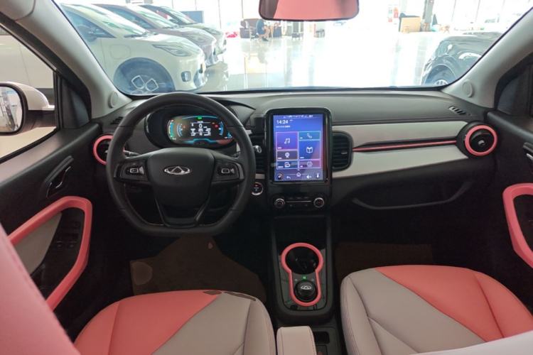 Used Chery QQ Little Ant 2022 Sweet Pink Edition Half-Sugar Version Lithium Iron Phosphate 29.2 kWh 30 kW 301 km Center Console