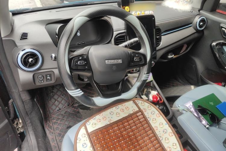 Used Chery QQ Little Ant 2022 Sweet Pink Edition Half-Sugar Version 3-Cell Lithium 30kW 301km Center Console