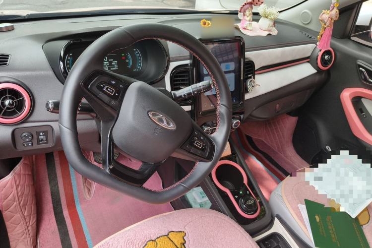 Used Chery QQ Little Ant 2022 Sweet Pink Edition Half-Sugar Version Lithium Iron Phosphate 30 kW 301 km Center Console