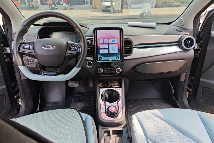 Used Chery QQ Little Ant 2022 Sweet Pink Edition Half-Sugar Version Lithium Iron Phosphate 29.2 kWh 30 kW 301 km Center Console
