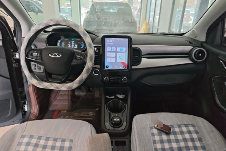 Used Chery QQ Little Ant 2022 Sweet Pink Edition Half-Sugar Version Lithium Iron Phosphate 30 kW 301 km Center Console