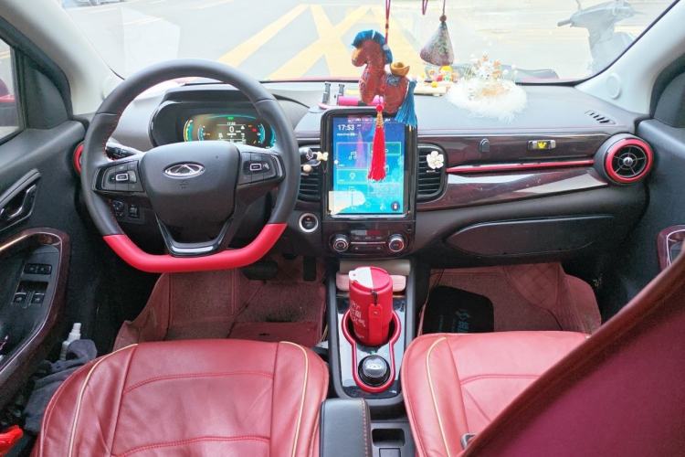 Used Chery QQ Little Ant 2022 Sweet Pink Edition Half-Sugar Version Lithium Iron Phosphate 30 kW 301 km Center Console