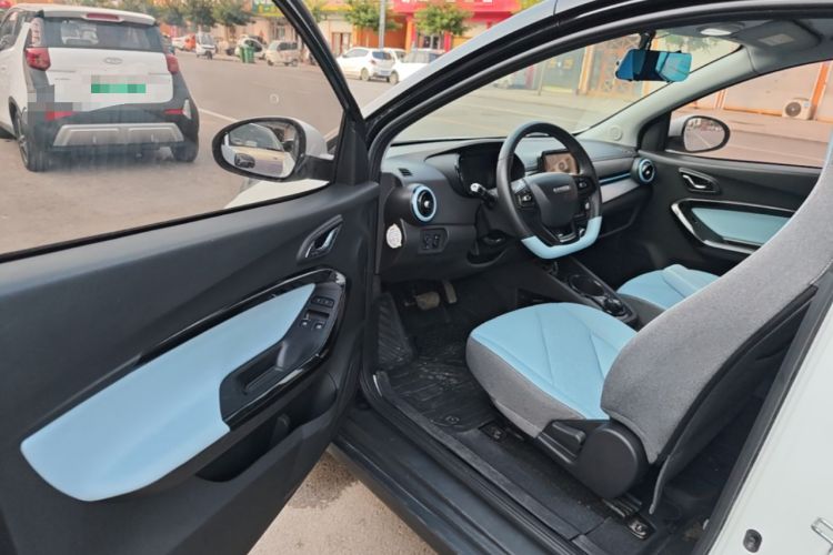 Used Chery QQ Little Ant 2022 Restyled Version Sweet Pink Edition Half-Sugar Version 30.6 kWh 30 kW 301 km Driver Seat
